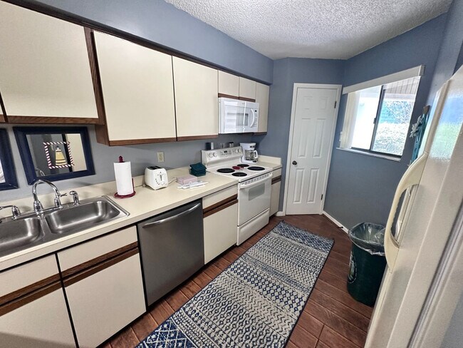 Building Photo - 200 Ocean Hibiscus Dr