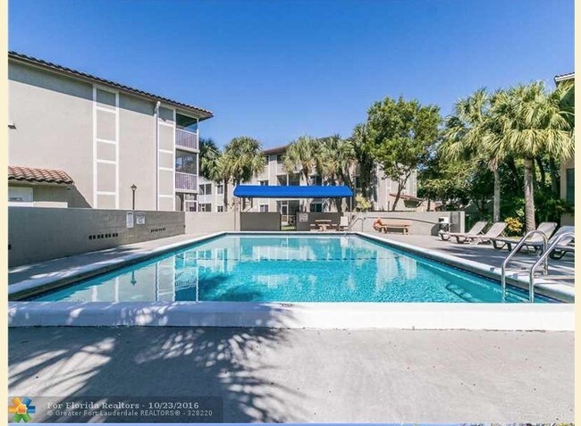 Piscina - Tara Gardens 1 Condo - 8 Unit portfolio