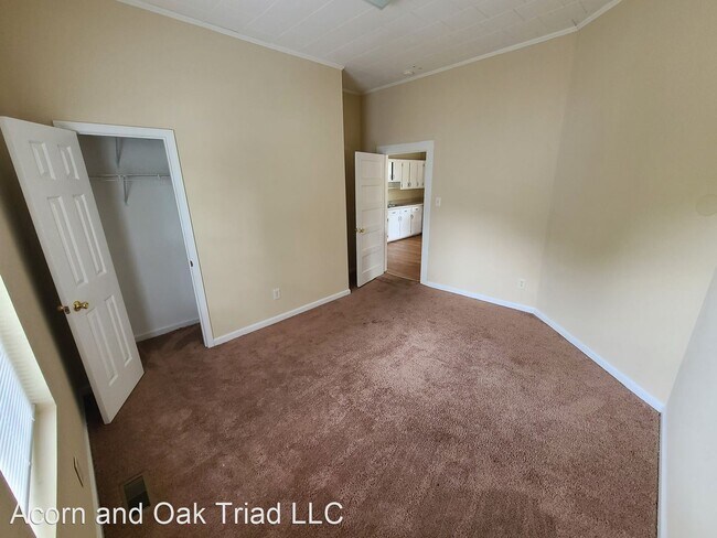 Building Photo - 4 br, 1 bath House - 624 Delaware Ave