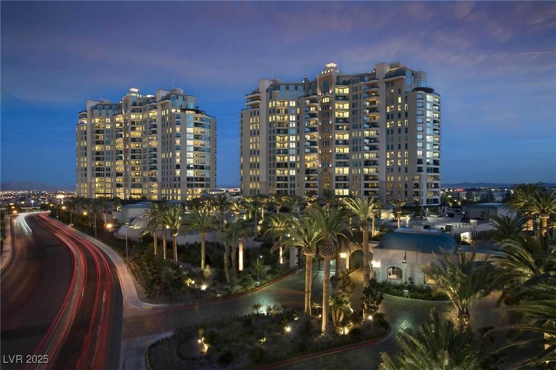 Foto principal - 9101 Alta Dr