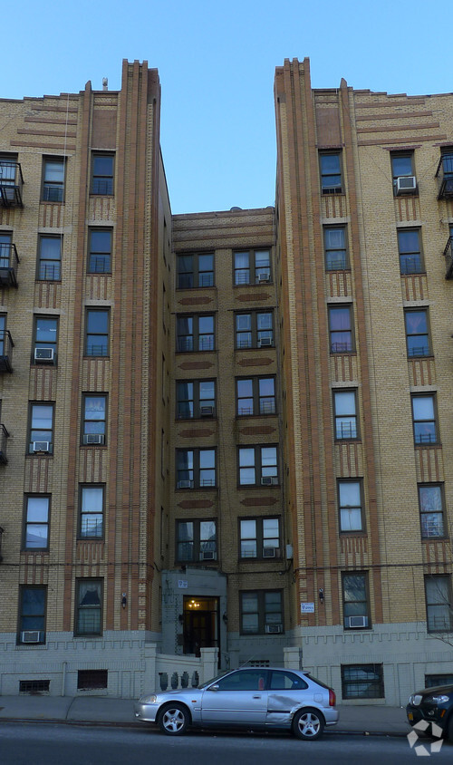 Foto del edificio - 226 W Tremont Ave