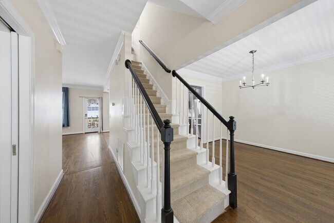 Foto del edificio - Southern Charm Meets Everyday Entertainment and Convenience!