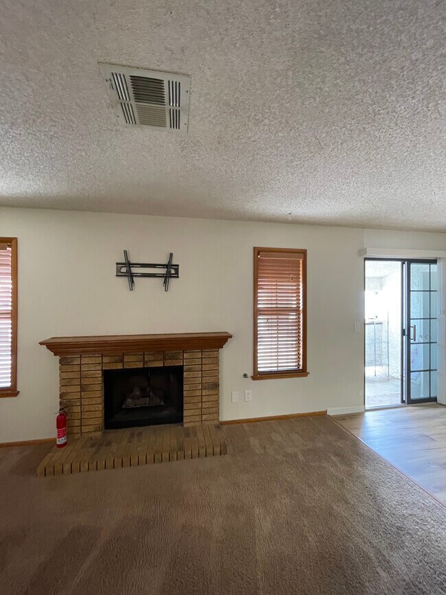 Foto del edificio - 6649 W Tropicana Ave