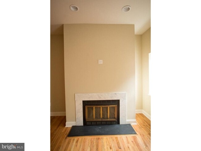 Building Photo - 924 Pine St