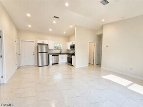 Building Photo - 2617 Queen Dr