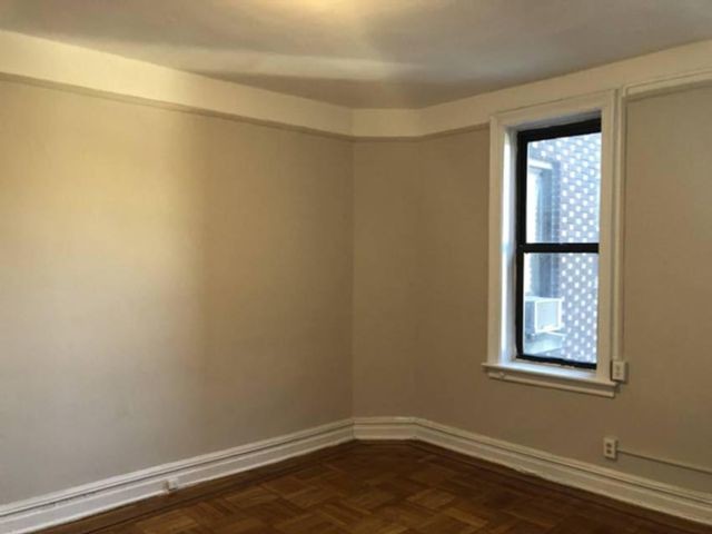 Foto del edificio - 85-50 Forest Pkwy