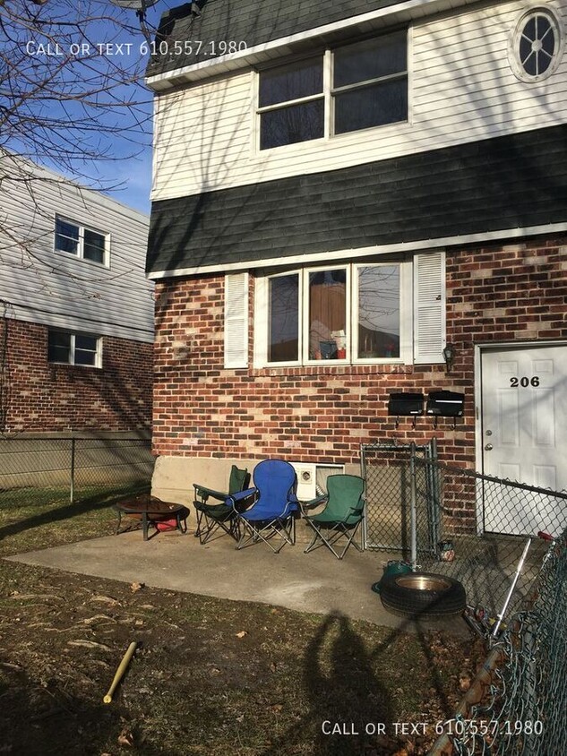 Primary Photo - Clean and Updated 2 Bedroom 1 Bath apartme...