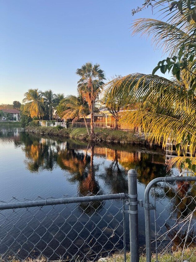 Foto del edificio - 6449 SW 132nd Ct Cir
