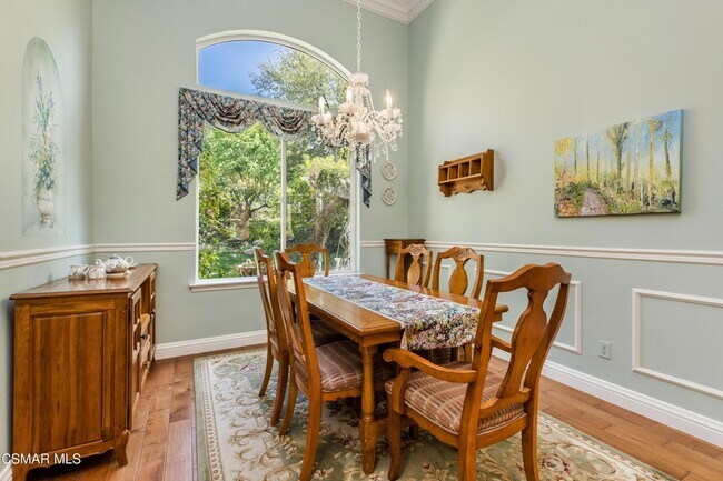 Foto del edificio - 6285 Deerhill Rd