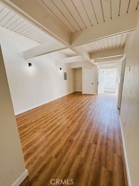 Foto del edificio - 11571 Archwood St