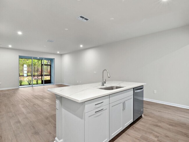 Building Photo - 3 Bedroom Townhome in Lutz