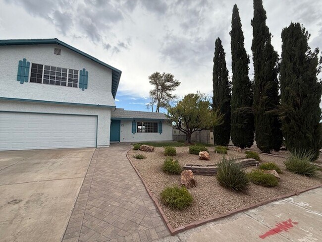 Foto del edificio - A Fabulous 4 Bedroom Home in Highland Hills