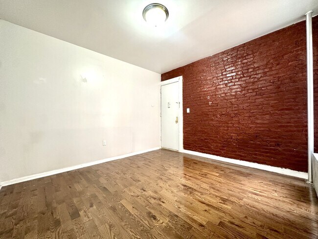 Foto del edificio - 2254 5th Ave