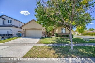 Building Photo - 5698 Oakwood Dr
