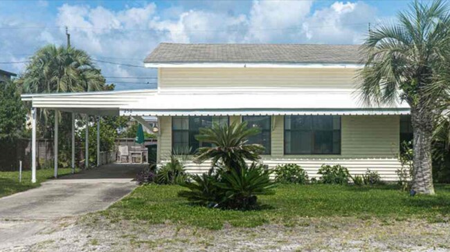 Building Photo - 256 Belaire Dr