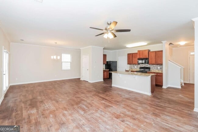 Building Photo - 2895 S Hills