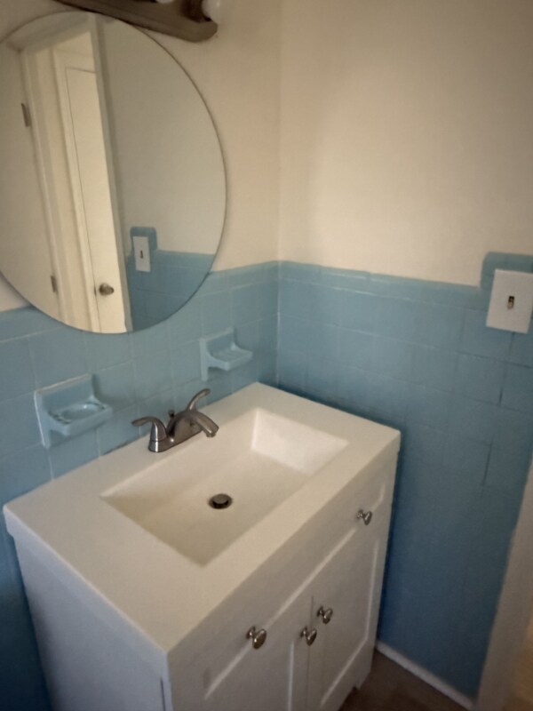Foto del edificio - 312-314 Convery Blvd