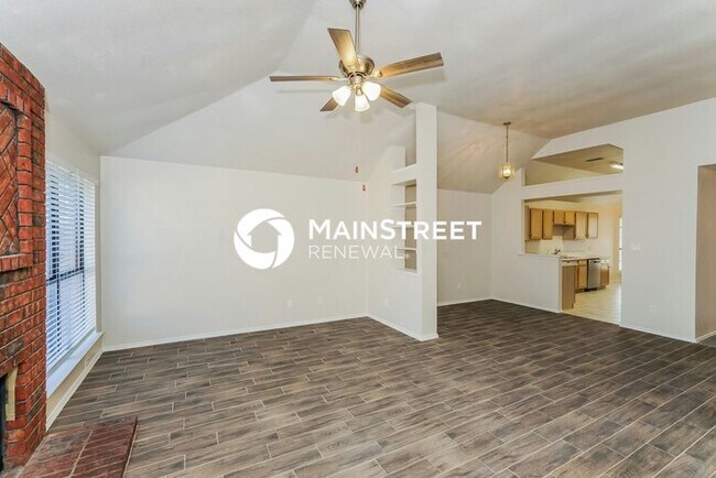 Building Photo - 3 Bedroom Pet-Friendly Home in ARLINGTON, TX with Main Street Renewal