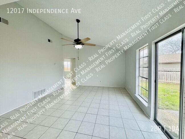 Foto del edificio - 12017 Independence Ave