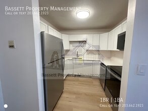Building Photo - 30 Stoneycrest Dr