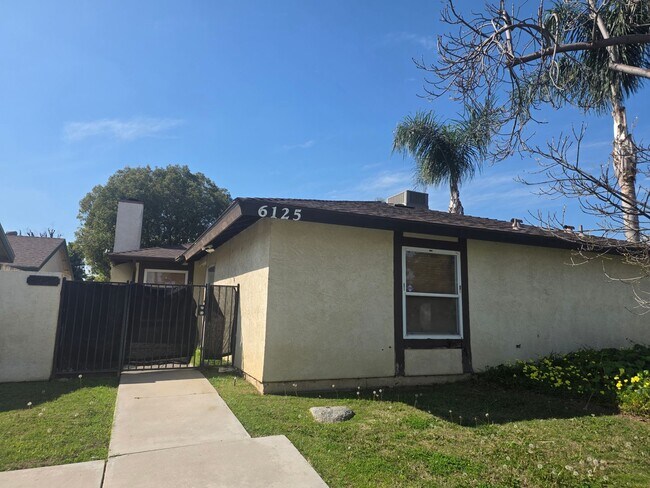 Foto del edificio - SW-Bakersfield. 3bed/2bath