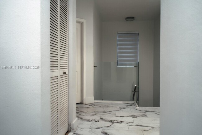 Foto del edificio - 4180 NE 21st St