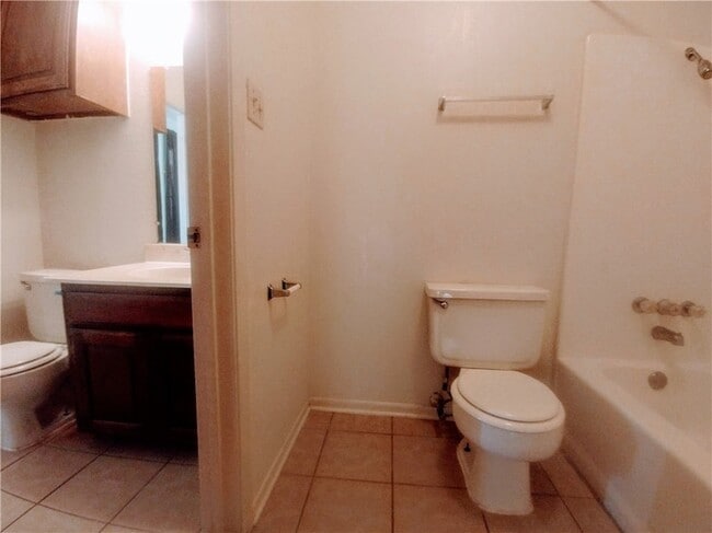 Building Photo - 2303 San Pedro Dr