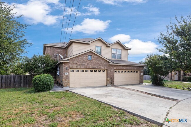 Foto del edificio - 290 Rosalie Dr