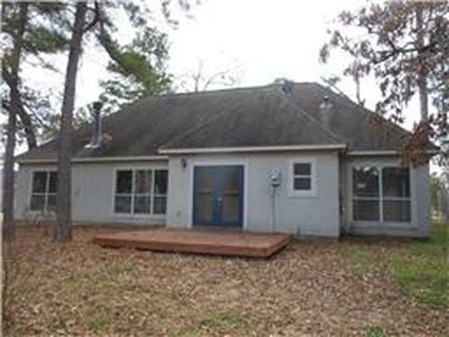 Building Photo - 3002 Pine Chase Dr