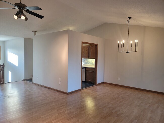 Dining Area - 1224 Jensen St