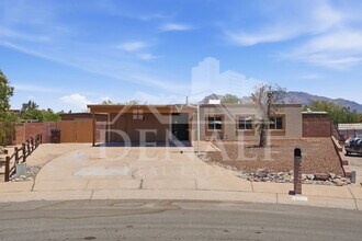 Building Photo - 6491 N Lena Way