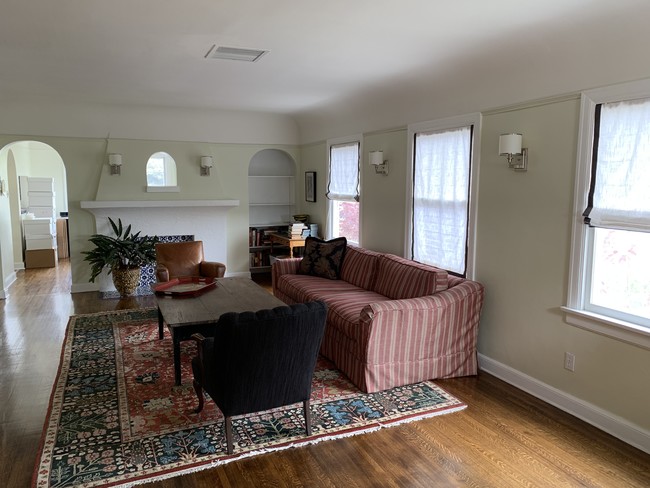 Living room - 1109 S Citrus Ave