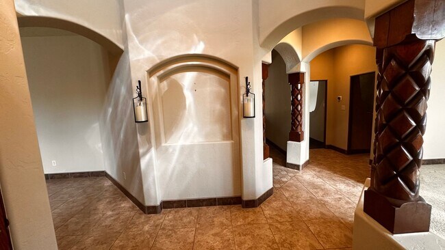 Building Photo - 10055 Tuscany Dr
