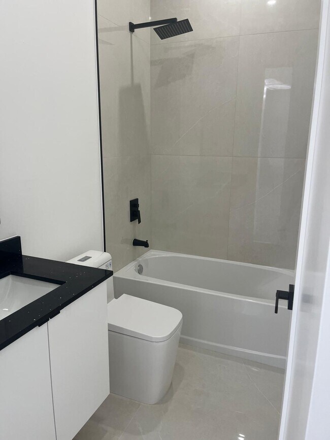 Foto del edificio - 3412 NW 8th Terrace