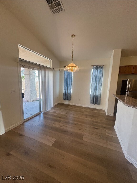 Foto del edificio - 6783 Quarterhorse Ln