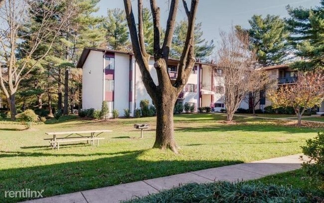 Building Photo - 2 br, 1 bath Condo - Dover Park
