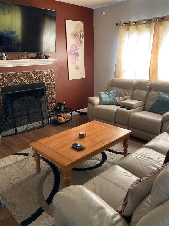 Foto del edificio - 1410 Rocky Glen Ln