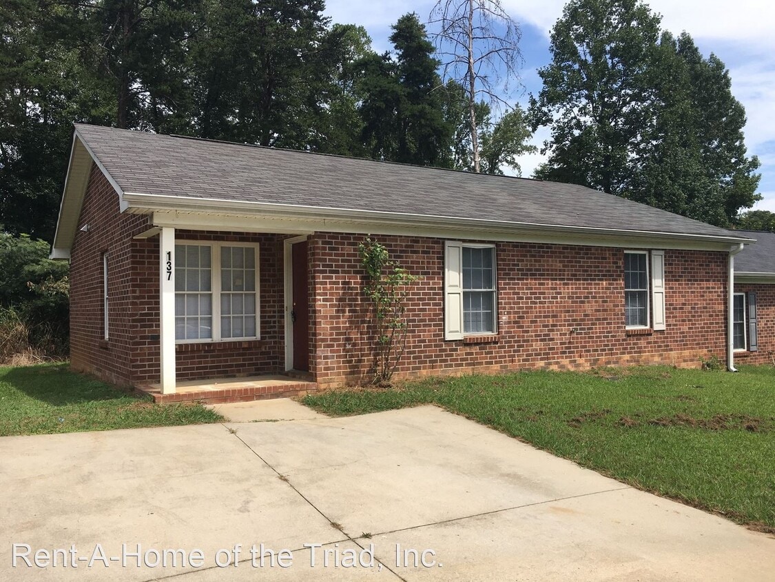 3 br, 2 bath House 137 Thomas Street House Rental in Archdale, NC