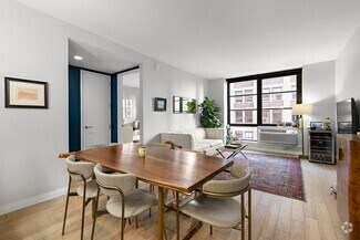 Building Photo - 160 1st St