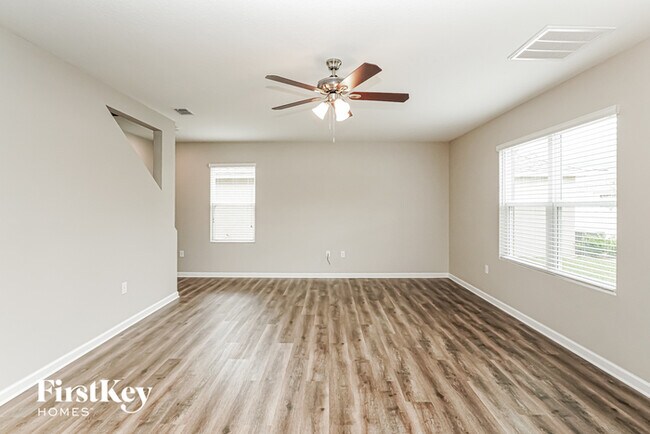 Building Photo - 924 Ambergate St