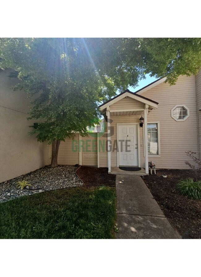 Foto del edificio - Beautiful 3 BEDROOM 2.5 BATH HOME IN MODES...
