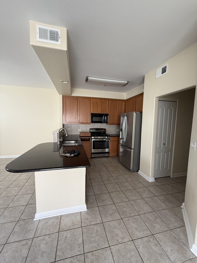 Building Photo - 1612 Sanders