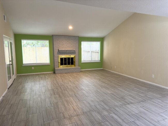 Building Photo - 6411 Briar Terrace Dr