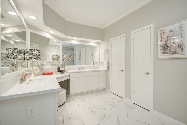 Foto del edificio - 3902 Lyndhurst Pl