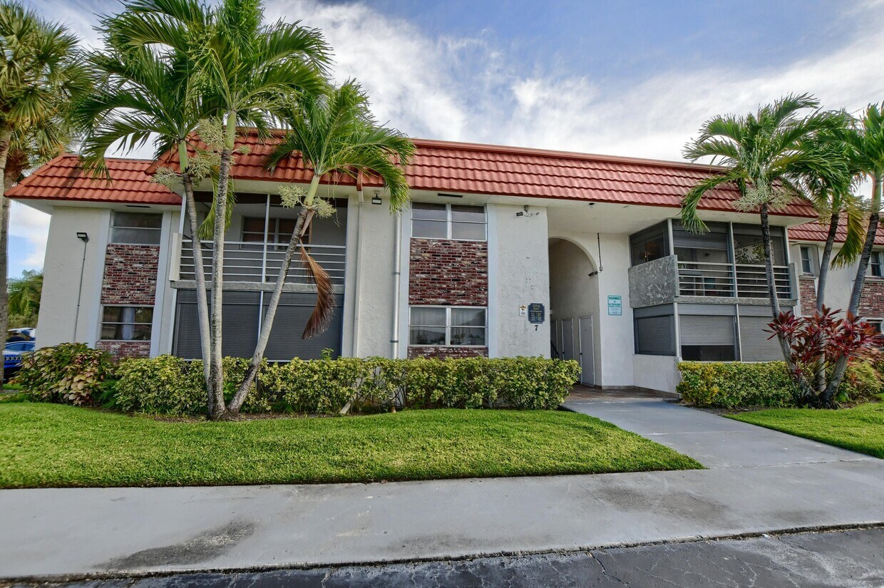 22725 SW 66th Ave Unit 201, Boca Raton, FL 33428 Condo for Rent in