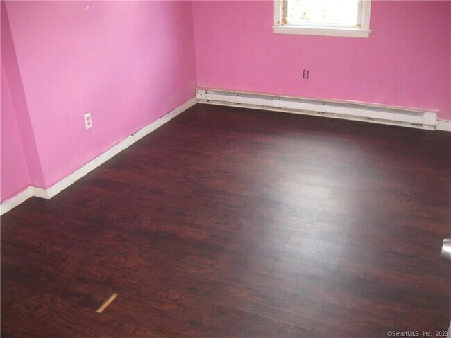 Building Photo - 63 Selleck St