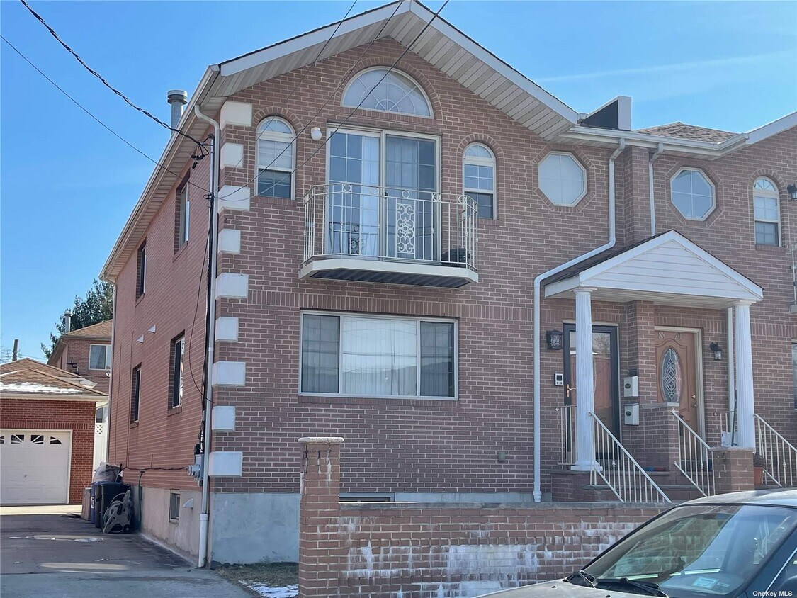 Primary Photo - 88-22 70th Rd