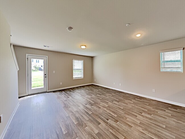 Foto del edificio - New 3 Bedroom Home in Conyers! Apply Today!