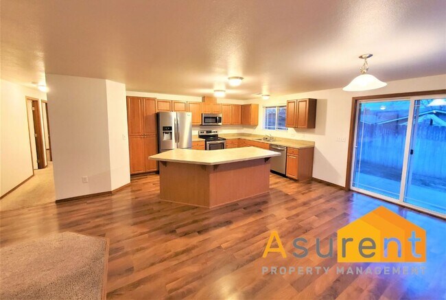 Foto del edificio - Great 3 Bed 2 Bath Medford Home Available Soon!