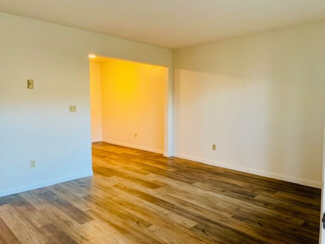 Building Photo - LIVE NEAR THE BEACH & THE BAY 2BD/1.5BA TOWNHOME IN PACIFIC BEACH! $3,195/mo!